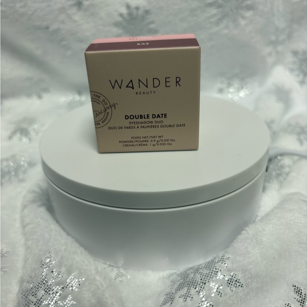 Wander Beauty Double Date Eyeshadow Duo New in box. Shades Wink/Bae.